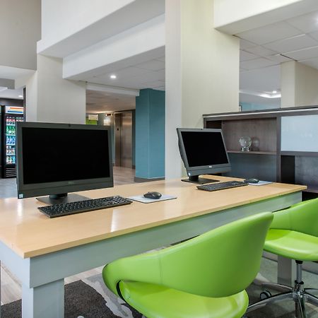 Holiday Inn Melbourne-Viera Conference Ctr By Ihg Exterior photo