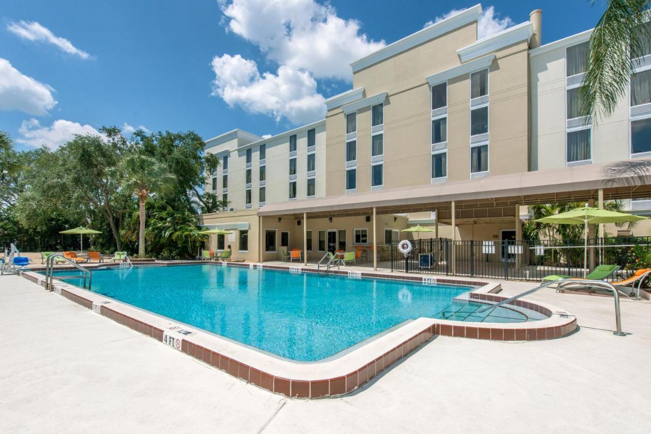 Holiday Inn Melbourne-Viera Conference Ctr By Ihg Exterior photo